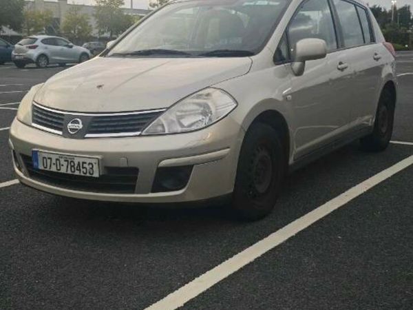 Nissan Tiida Hatchback, Petrol, 2007, Silver