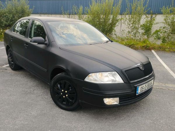 Skoda Octavia Hatchback, Petrol, 2005, Black