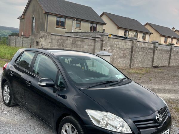 Toyota Auris Hatchback, Diesel, 2012, Black