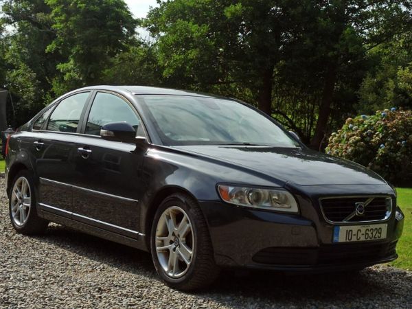Volvo S40 Saloon, Diesel, 2010, Grey