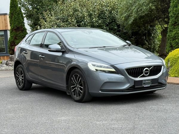 Volvo V40 Hatchback, Diesel, 2017, Grey
