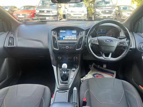 Ford Focus Hatchback, Petrol, 2018, Grey