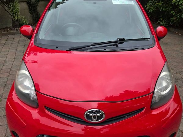 Toyota Aygo Hatchback, Petrol, 2012, Red