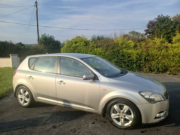 Kia Ceed MPV, Diesel, 2012, Silver