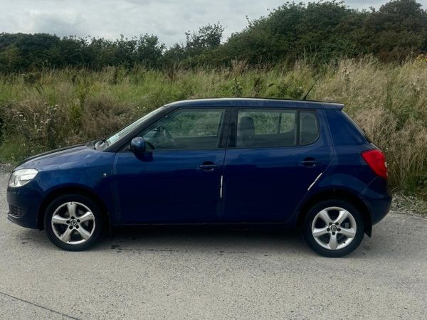 Skoda Fabia Hatchback, Petrol, 2010, Blue