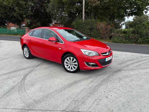 Opel Astra Saloon, Diesel, 2015, Red