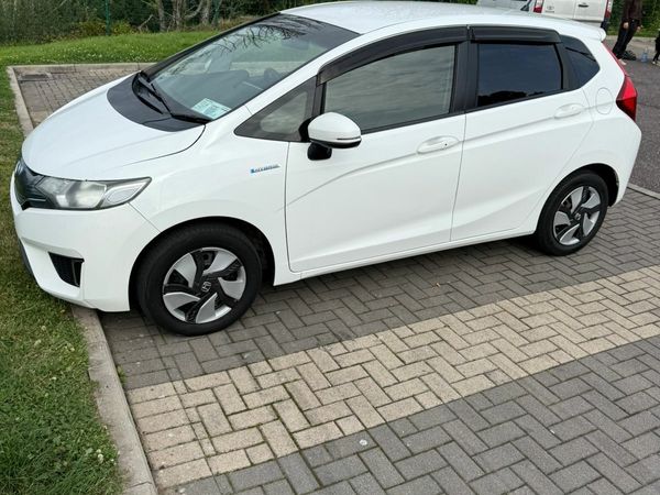 Honda Fit Hatchback, Petrol Hybrid, 2014, White