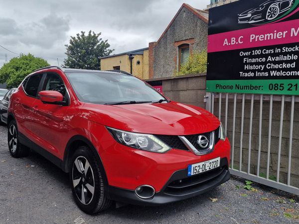 Nissan Qashqai Hatchback, Petrol, 2015, Red