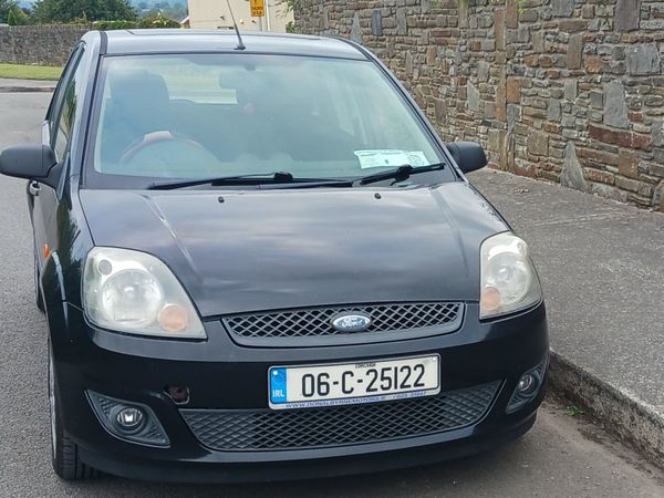 Ford Fiesta Hatchback, Petrol, 2006, Black