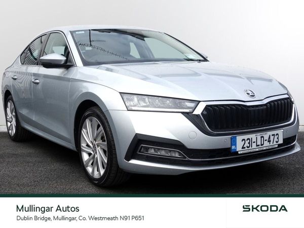 Skoda Octavia Saloon, Diesel, 2023, Grey