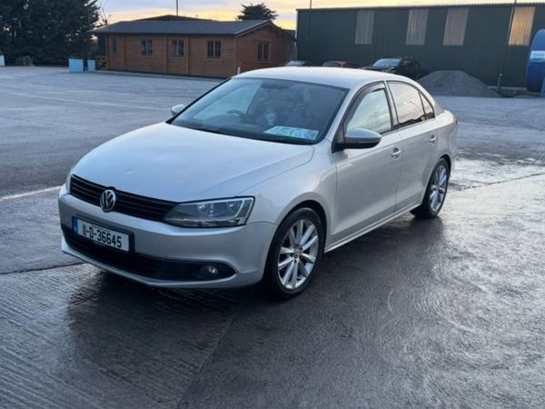 Volkswagen Jetta Saloon, Diesel, 2011, Silver