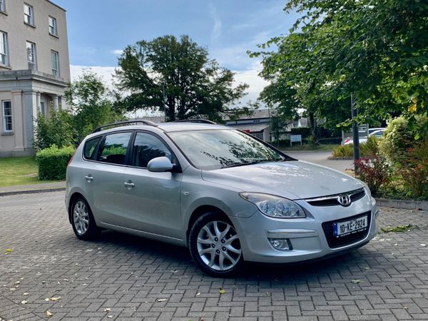 Hyundai i30 Estate, Diesel, 2010, Silver