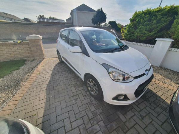 Hyundai i10 Hatchback, Petrol, 2014, White