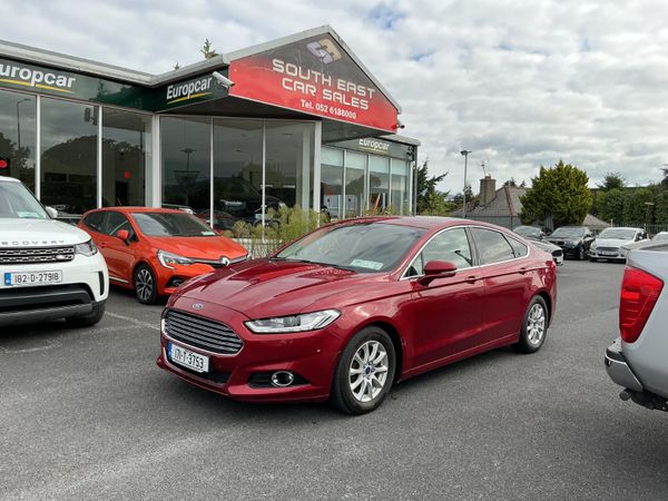 Ford Mondeo Hatchback, Diesel, 2017, Red