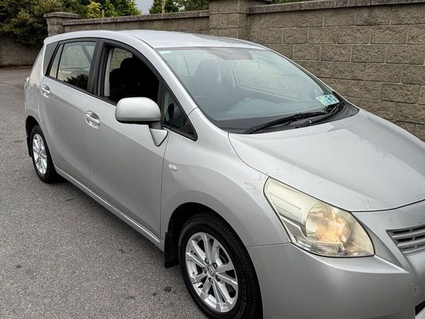 Toyota Verso MPV, Diesel, 2009, Silver