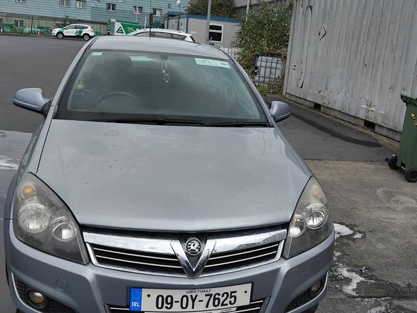 Vauxhall Astra Hatchback, Diesel, 2009, Silver