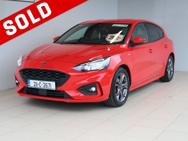 Ford Focus Hatchback, Diesel, 2021, Red