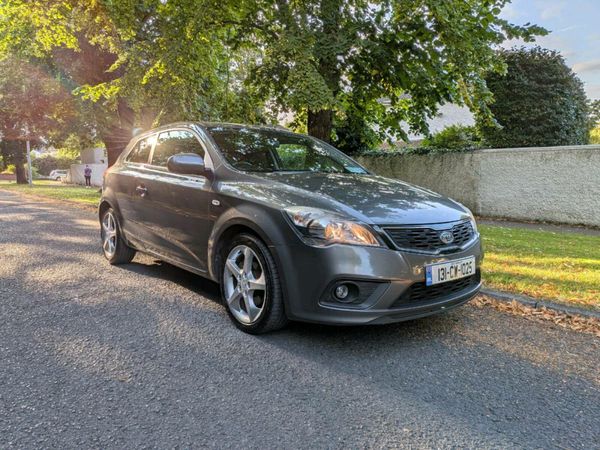Kia Ceed Hatchback, Diesel, 2013, Grey