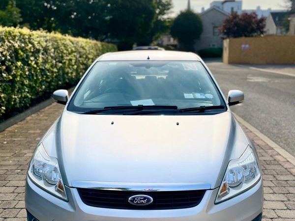 Ford Focus Hatchback, Diesel, 2010, Silver