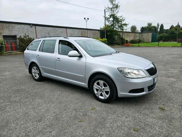Skoda Octavia Estate, Diesel, 2011, Silver