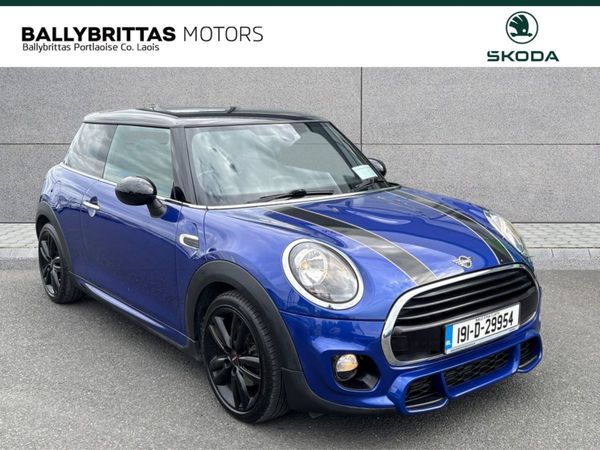 Mini Cooper Hatchback, Petrol, 2019, Blue