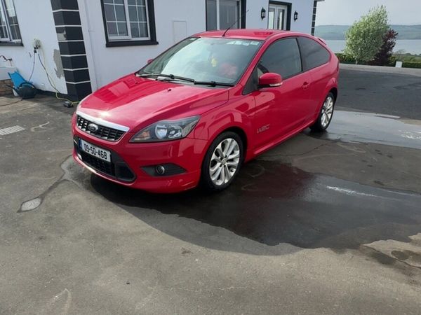 Ford Focus Hatchback, Diesel, 2009, Red