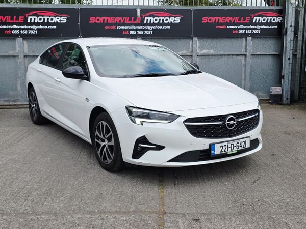 Opel Insignia Hatchback, Diesel, 2022, White