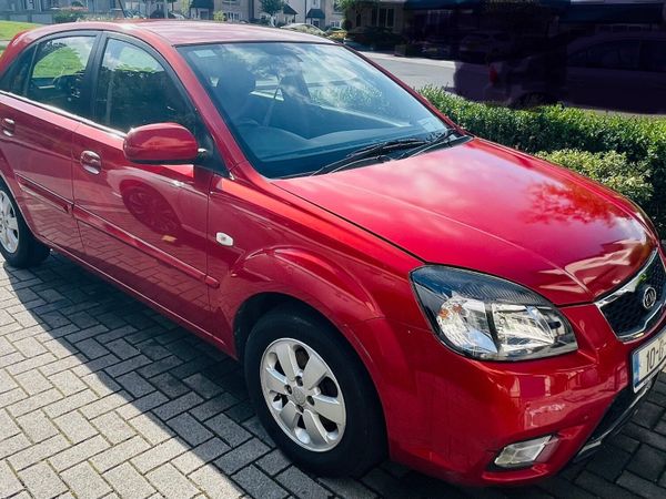 Kia Rio Hatchback, Diesel, 2010, Red