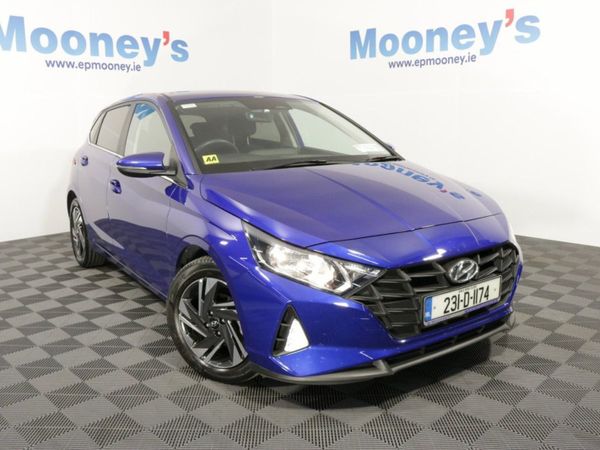 Hyundai i20 Hatchback, Petrol, 2023, Blue