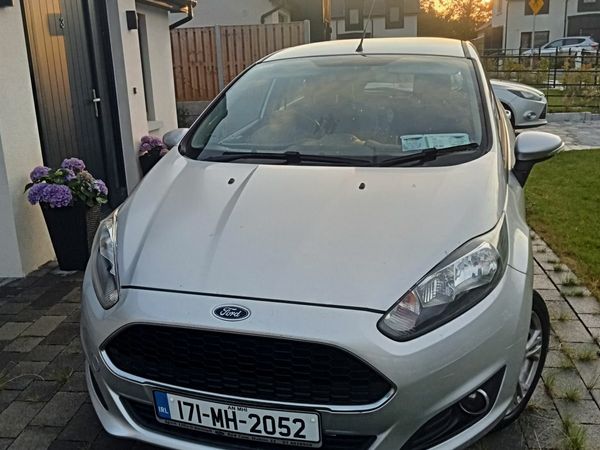 Ford Fiesta Hatchback, Petrol, 2017, Grey