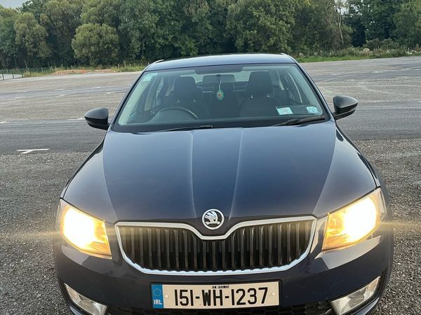 Skoda Octavia Saloon, Diesel, 2015, Blue