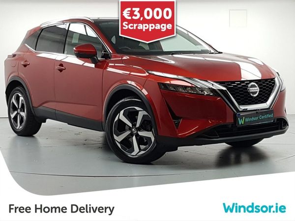 Nissan Qashqai MPV, Petrol, 2022, Red