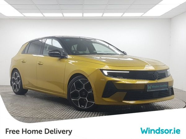 Opel Astra Hatchback, Petrol, 2024, Gold