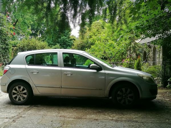 Vauxhall Astra Hatchback, Petrol, 2006, Silver