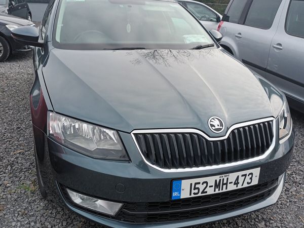 Skoda Octavia Saloon, Diesel, 2015, Grey