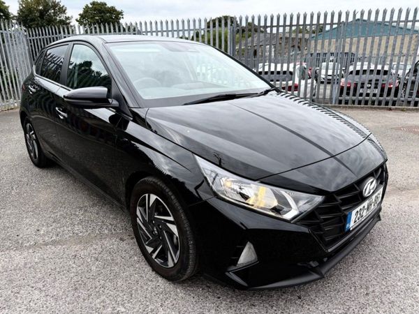 Hyundai i20 Hatchback, Petrol, 2023, Black