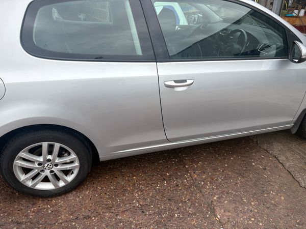 Volkswagen Golf Hatchback, Petrol, 2010, Silver