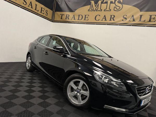 Volvo V40 Hatchback, Diesel, 2015, Black