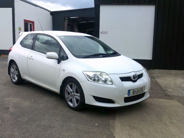 Toyota Auris Hatchback, Diesel, 2010, White