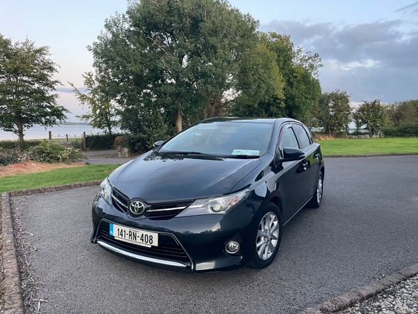 Toyota Auris Hatchback, Diesel, 2014, Black