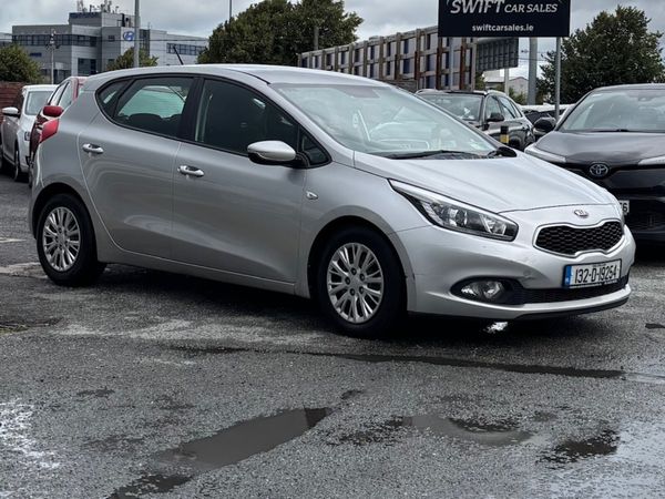 Kia Ceed Hatchback, Diesel, 2013, Silver