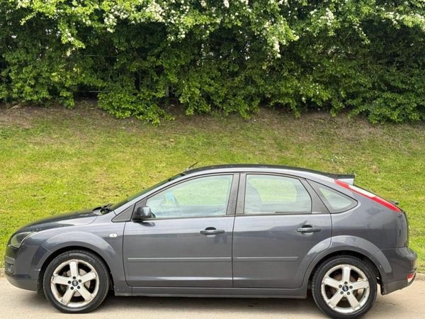 Ford Focus Hatchback, Diesel, 2009, Grey
