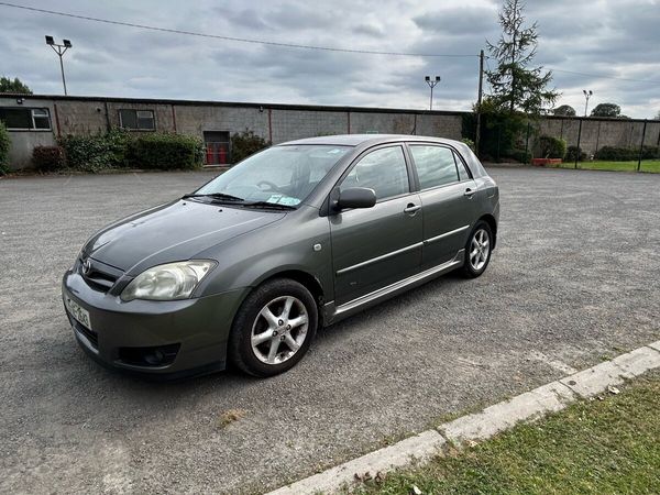 Toyota Corolla Hatchback, Petrol, 2005, Grey