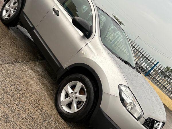Nissan Qashqai Estate/Jeep, Diesel, 2012, Silver