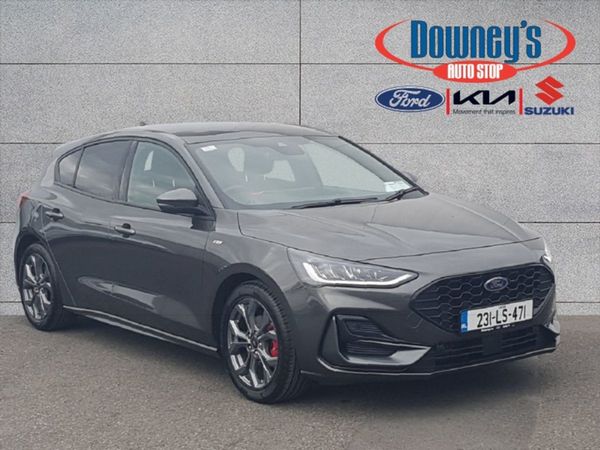 Ford Focus Hatchback, Petrol, 2023, Grey