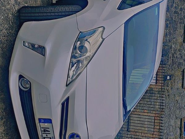 Toyota Prius MPV, Petrol Hybrid, 2014, White