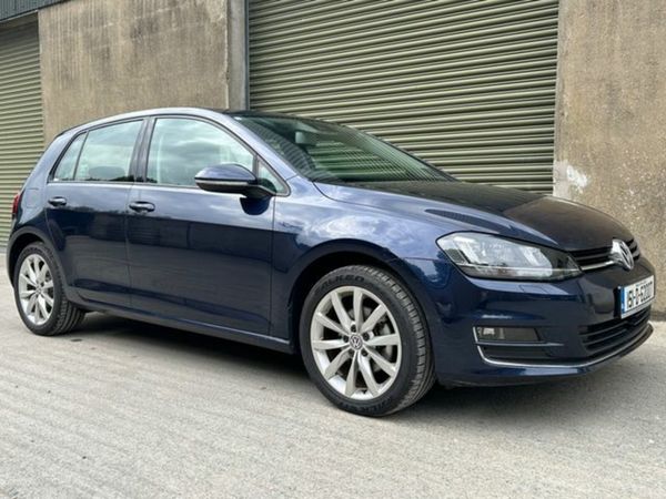 Volkswagen Golf Hatchback, Petrol, 2015, 