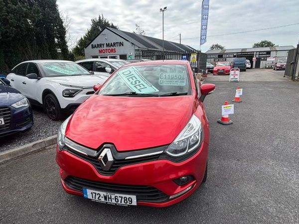 Renault Clio Hatchback, Diesel, 2017, Red