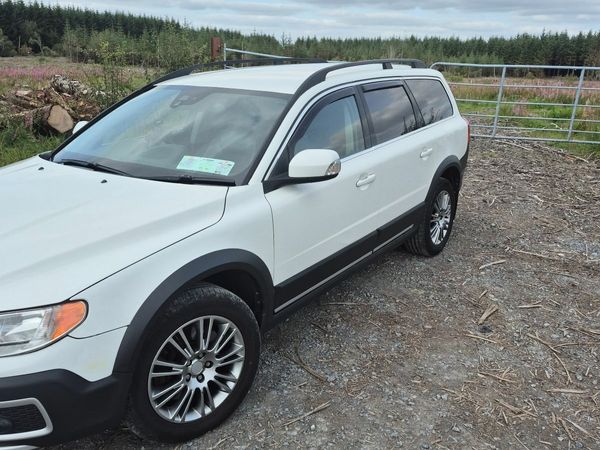 Volvo XC70 Estate, Diesel, 2012, White