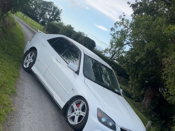 Toyota Altezza Saloon, Petrol, 1999, White